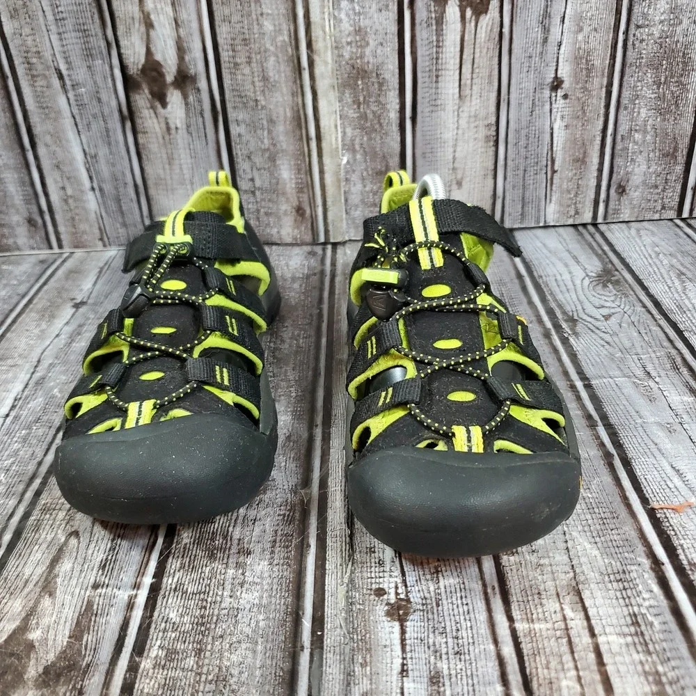 Keen Youth Newport H2 Waterproof Sandals Black Green Hiking Outdoor Trail Size 5